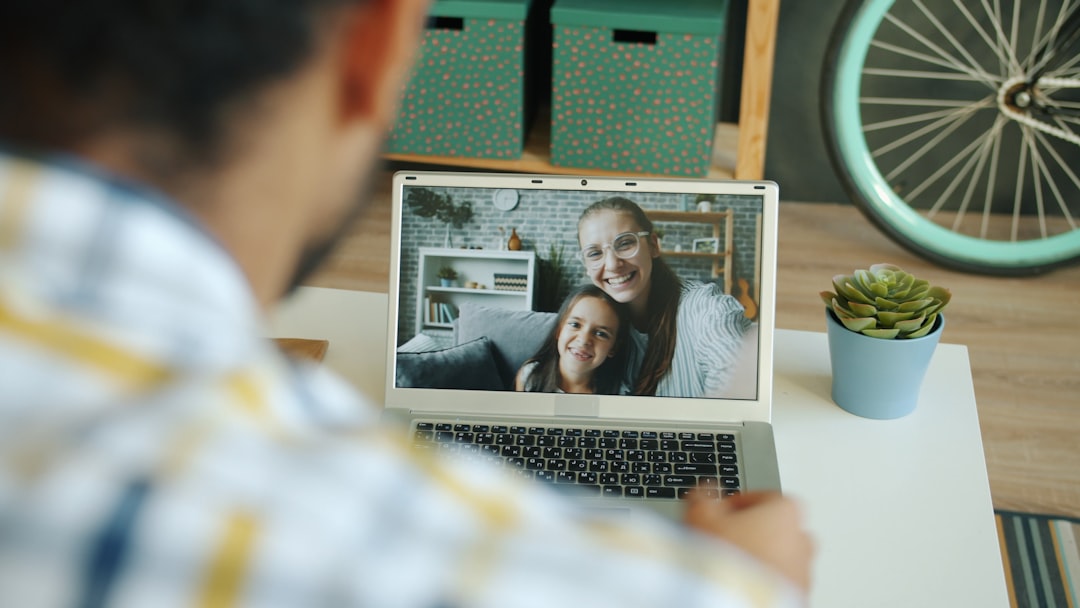 Microsoft Teams ile etkili bir hibrit çalışma alanı oluşturun.